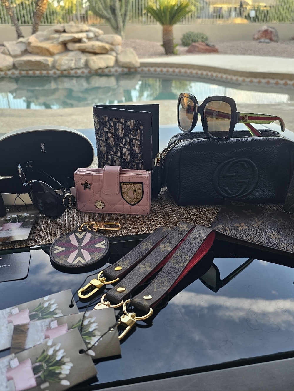 Gucci Black Pebbled Leather Logo Cosmetic Case - Picture 5 of 5